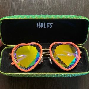 H0les eyewear